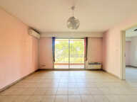 VENTE - FREJUS - T2 DE 47.53M2 AVEC TERRASSE PARKING ET CAVE PROCHE PLAGES ET CENTRE — photo 4