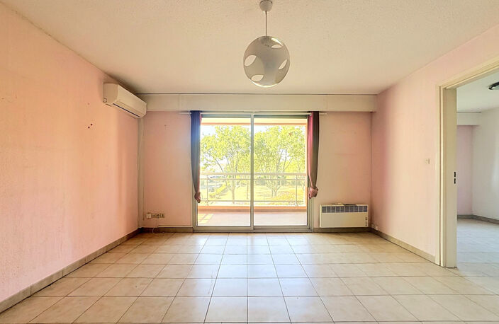 VENTE - FREJUS - T2 DE 47.53M2 AVEC TERRASSE PARKING ET CAVE PROCHE PLAGES ET CENTRE — photo 4
