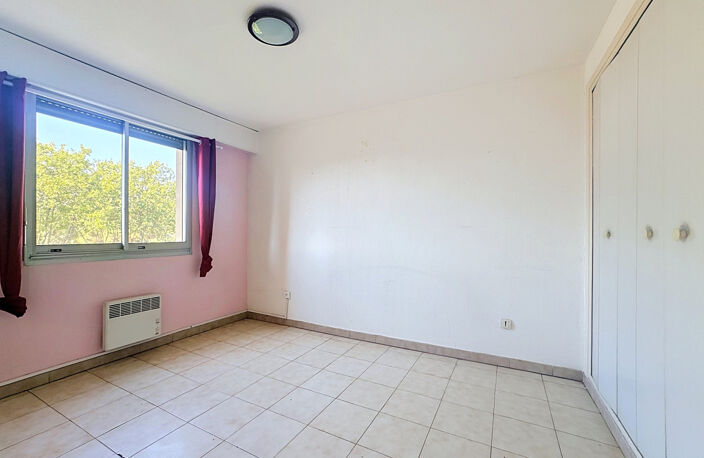 VENTE - FREJUS - T2 DE 47.53M2 AVEC TERRASSE PARKING ET CAVE PROCHE PLAGES ET CENTRE — photo 5