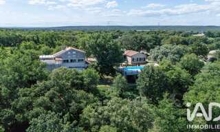Maison 12 Pièces 335 m² à vendre à Rochefort-du-Gard (30650)