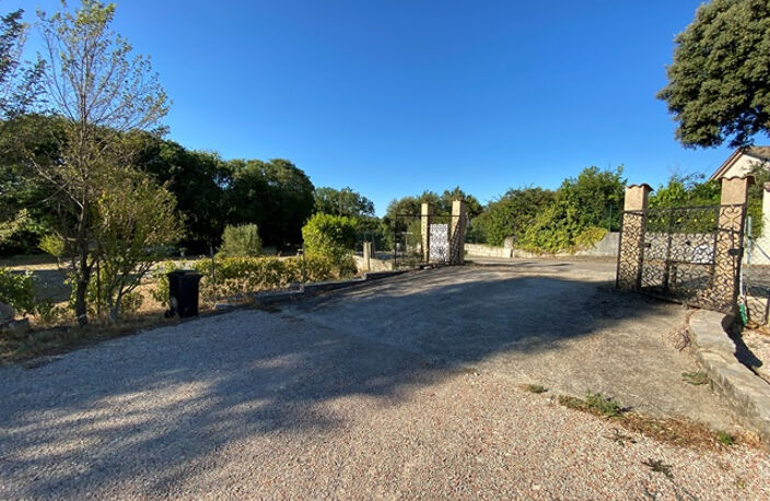 Terrain constructible 598 m2 dans un quartier résidentiel — photo 3