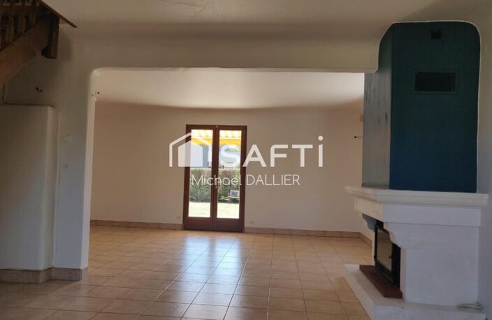 MAISON T8 DE 212m2 AVEC 5 CHAMBRES ET GARAGE. — photo 2