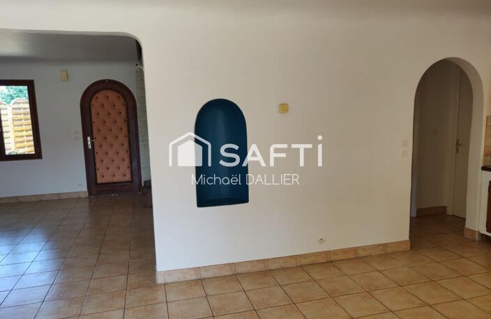 MAISON T8 DE 212m2 AVEC 5 CHAMBRES ET GARAGE. — photo 3
