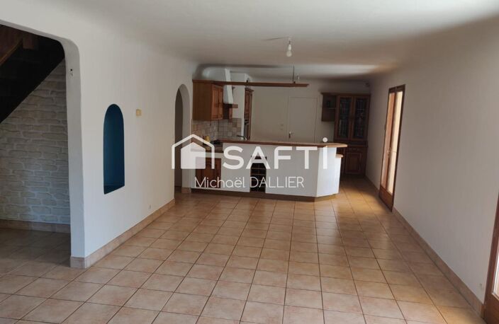 MAISON T8 DE 212m2 AVEC 5 CHAMBRES ET GARAGE. — photo 4