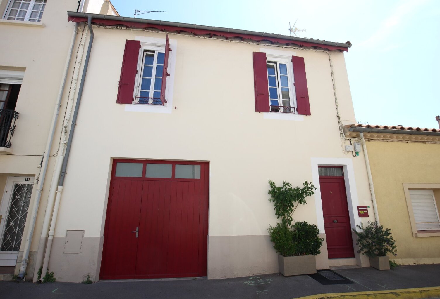 Superbe maison de ville au coeur de Narbonne avec terrasse et garage! — photo 1