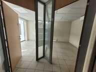 Local commercial — photo 3