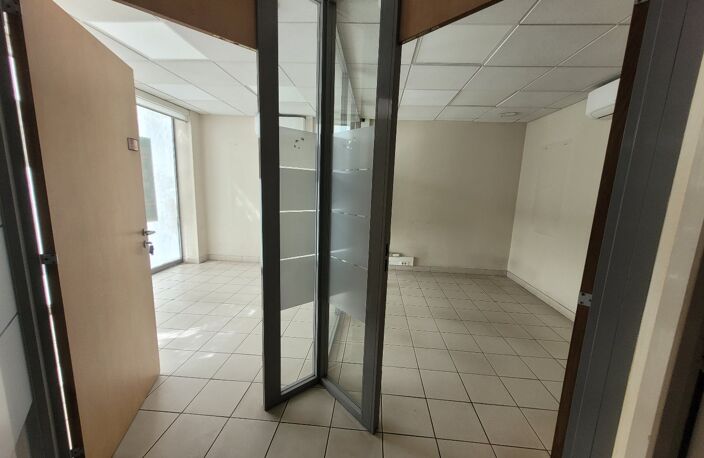 Local commercial — photo 3