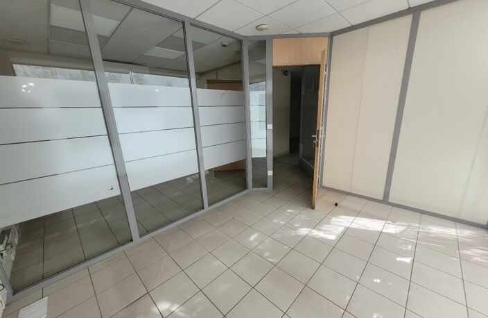 Local commercial — photo 4