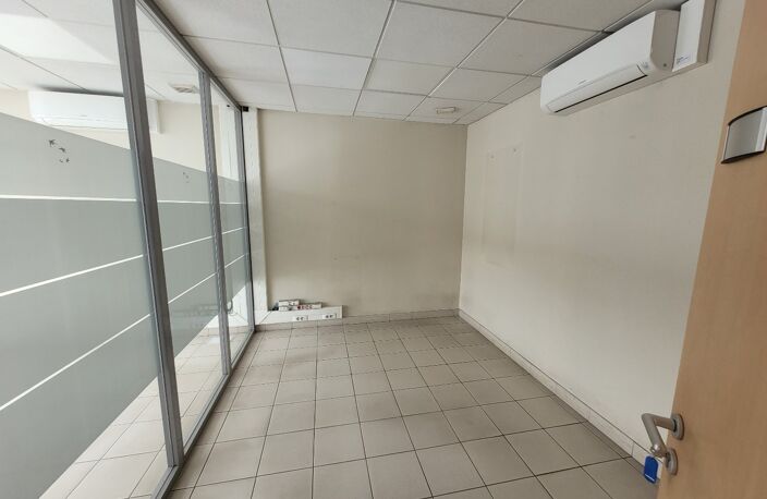 Local commercial — photo 5