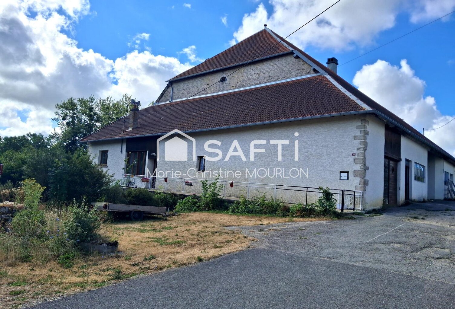 Grande maison mitoyenne en pierre avec 17 ares 26 de terrain — photo 1