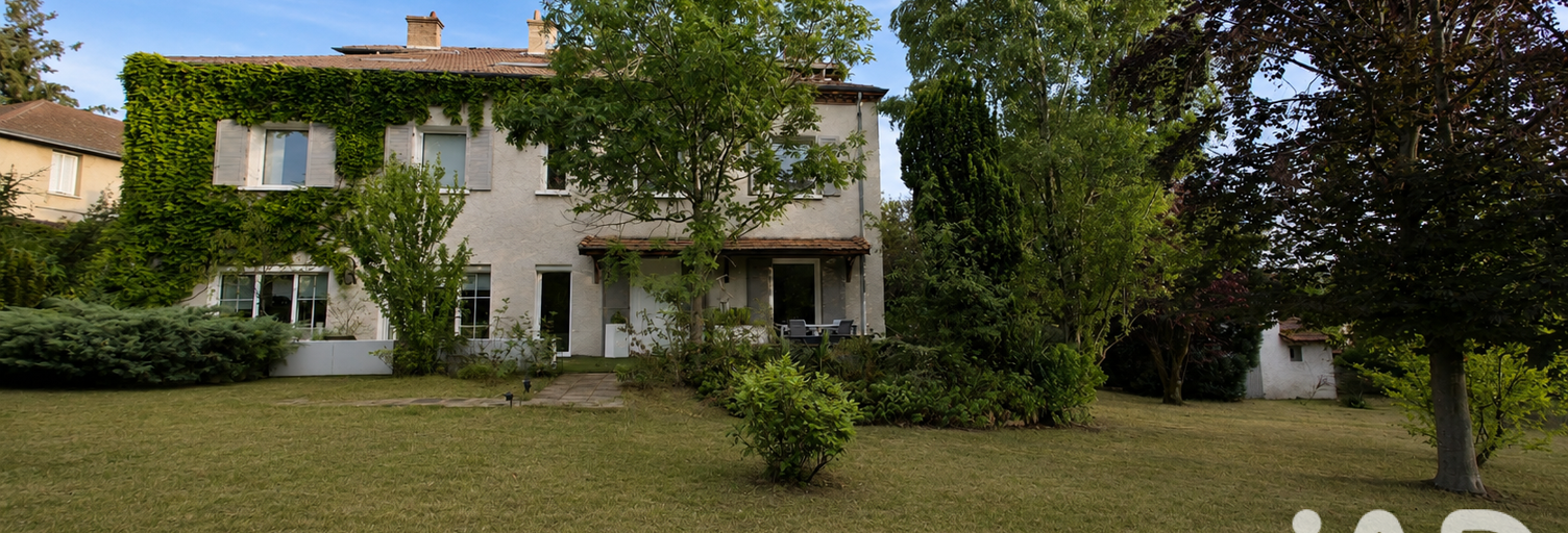 Maison 8 Pièces 248 m² à vendre à Andrézieux-Bouthéon (42160)
