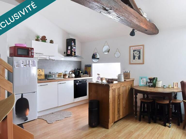 A découvrir situé au coeur de la ville de Mâcon cet appartement en duplex est idéal pour un investissement locatif ou premier achat — photo 1