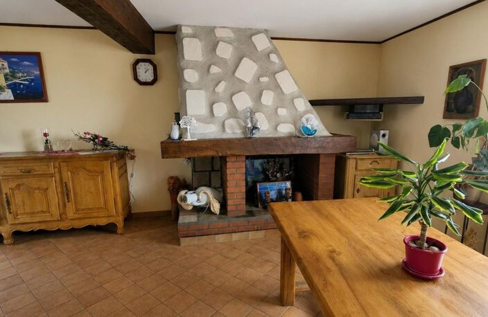 Maison familial, 3 chambres, 5330m2 de terrain avec dependance de 90m2 habitable. — photo 2