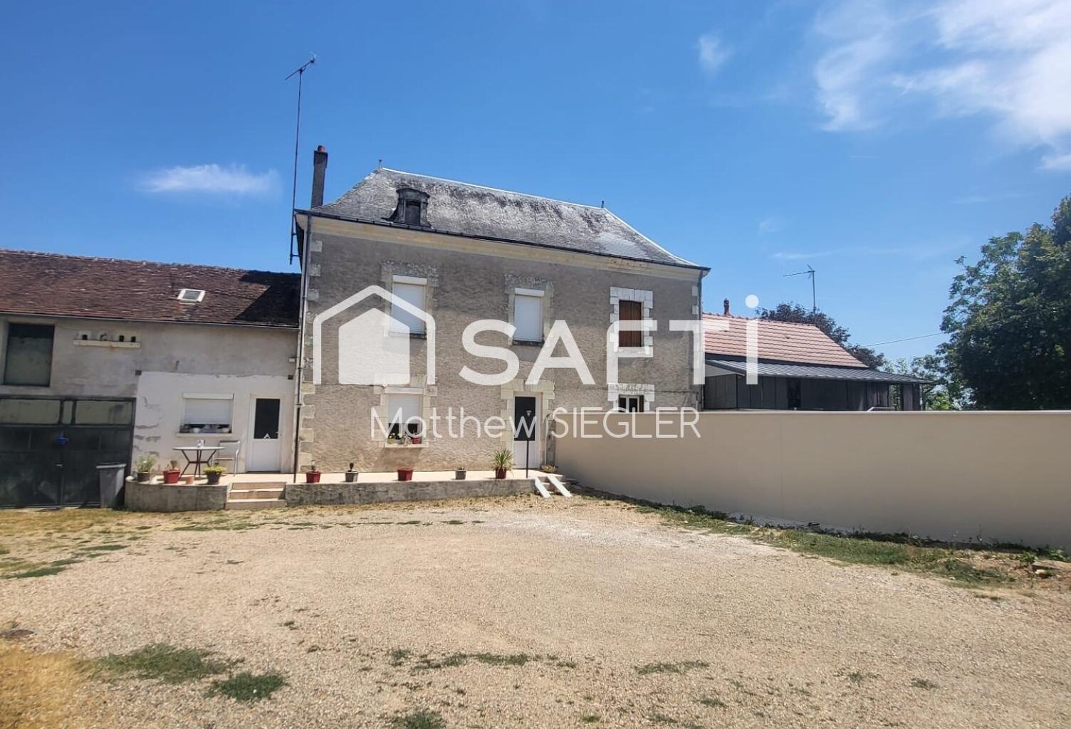 Maison ancienne avec dépendance de 150 M2 habitable et une terrain de 5330 M2 — photo 1