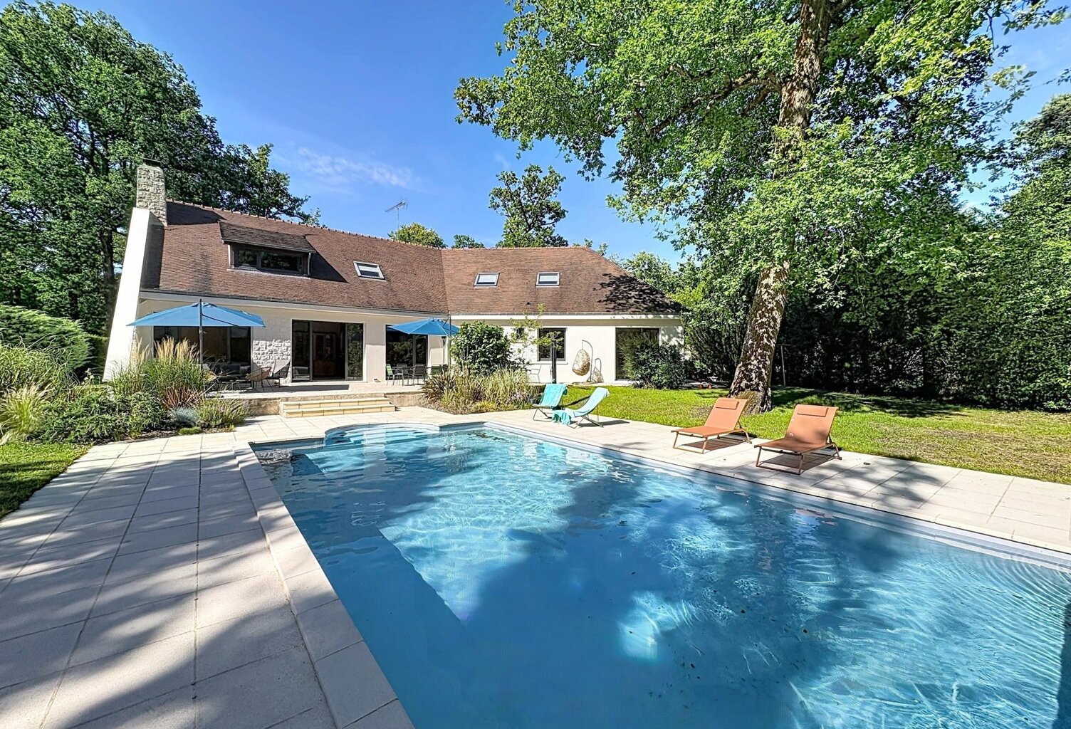 Maison d'exception dans le domaine du Lys — photo 1