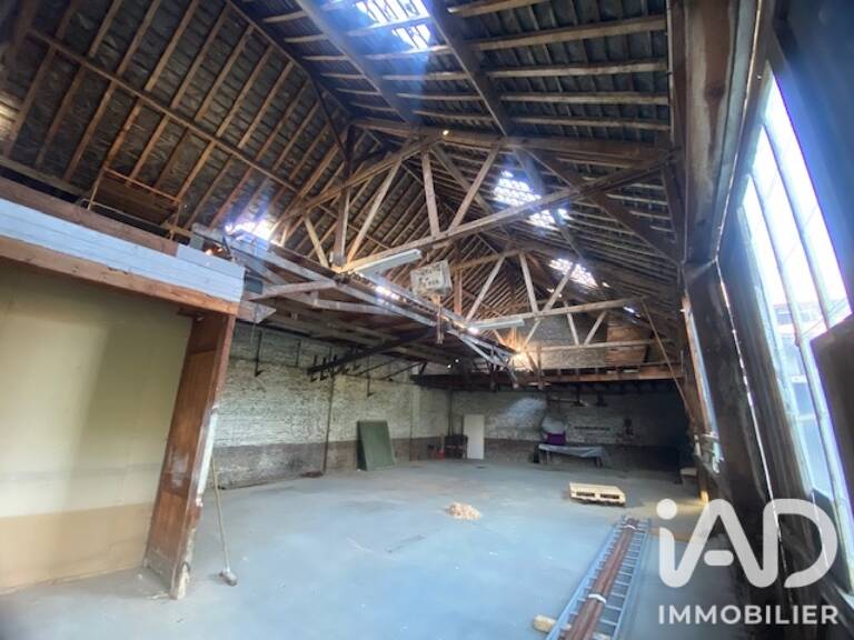 Vente Garage 400 m&sup2; — photo 1