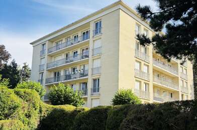Appartement 3 pièces 860 €