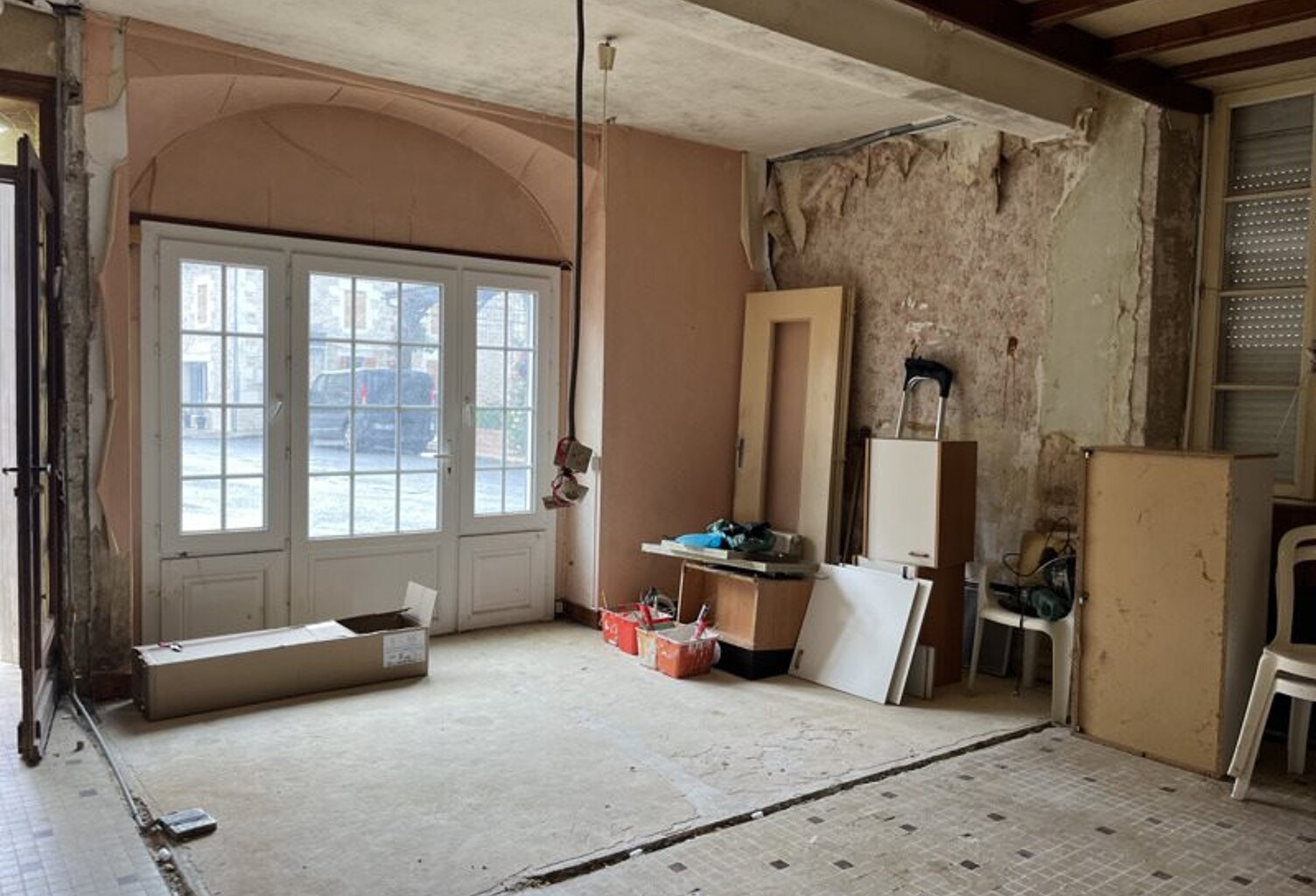 Maison en pierre de 4 pièces principales — photo 1