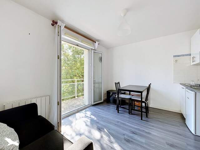 Appartement 1 pièce 28 m² à La Riche — photo du bien
