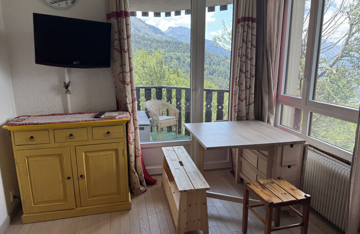 A Pra Loup 1600 : Studio skis aux pieds et vue imprenable ! — photo 2