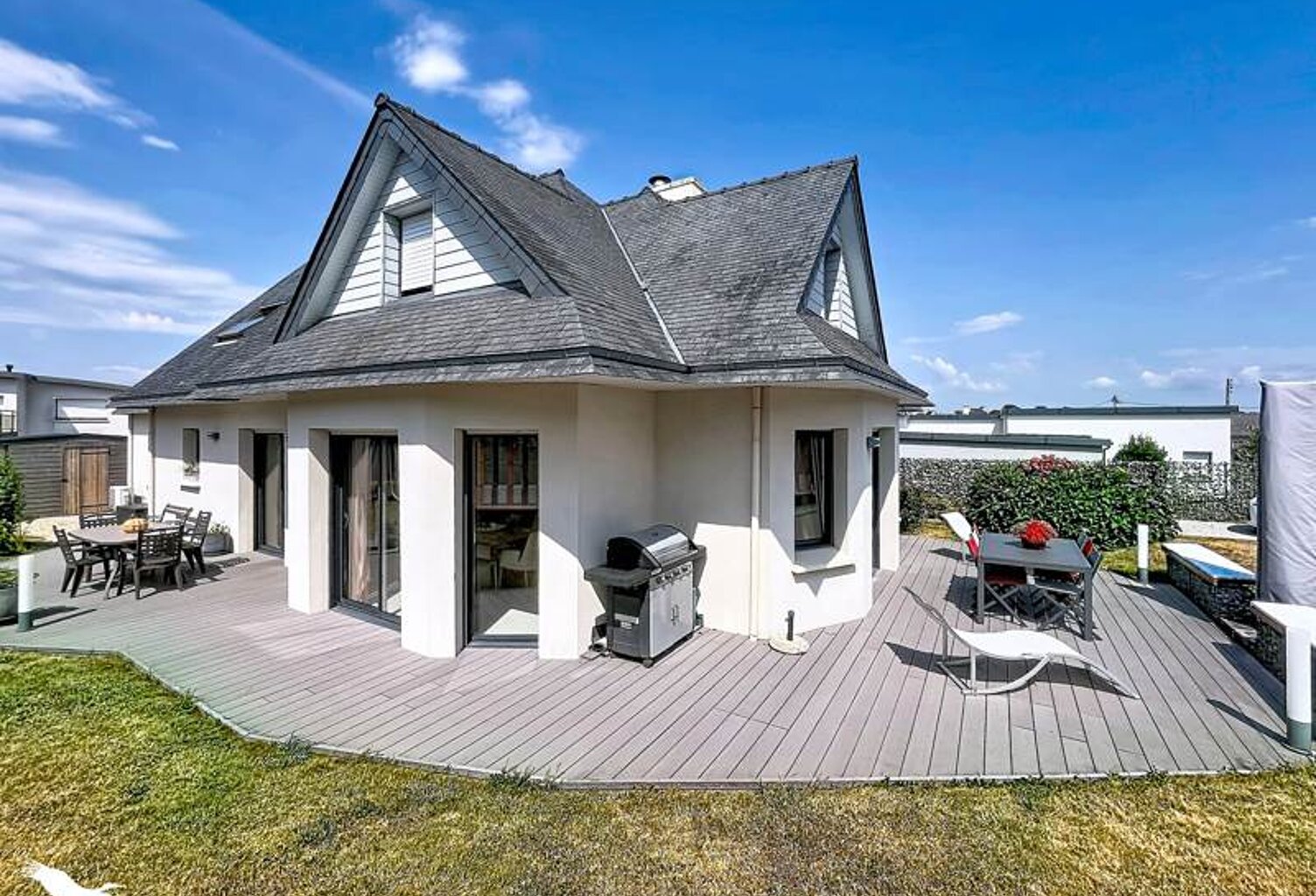 Contemporaine de 9 pièces principales — photo 1