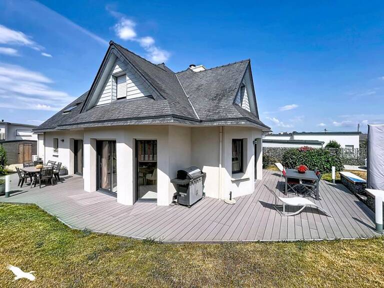 Contemporaine de 9 pièces principales — photo 1