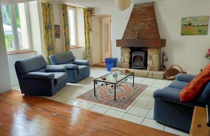 Maison en pierre de 6 pièces principales — photo 2