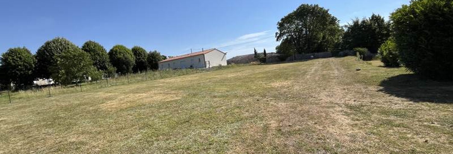 Terrain  1170 m² à vendre à Barbezieux-Saint-Hilaire (16300)