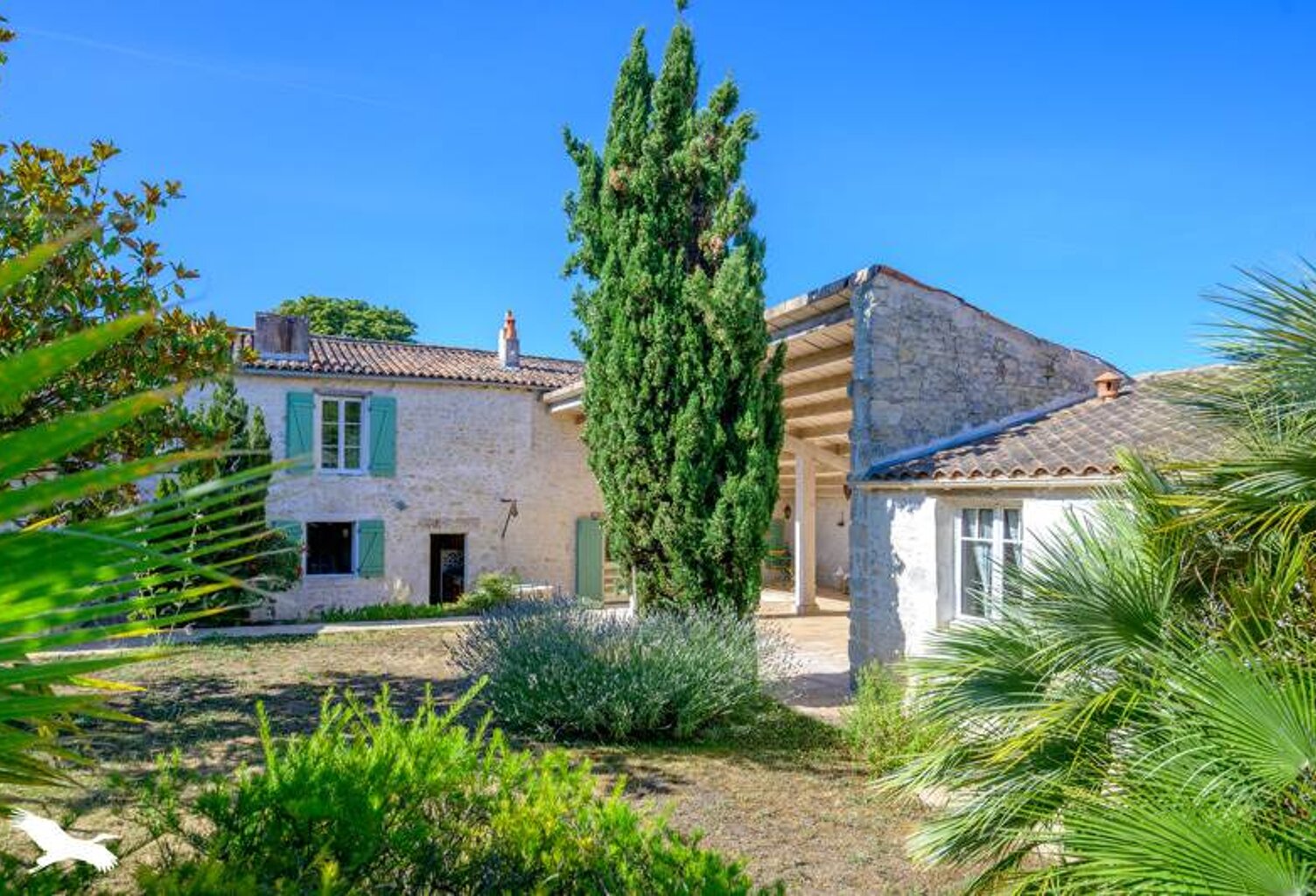 Maison en pierre de 6 pièces principales — photo 1