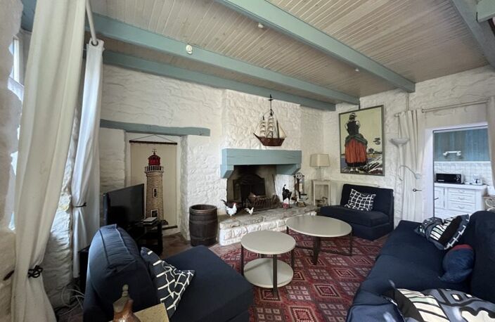 Maison en pierre de 3 pièces principales — photo 2