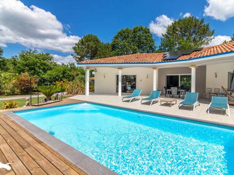 Contemporaine de 6 pièces principales — photo 1