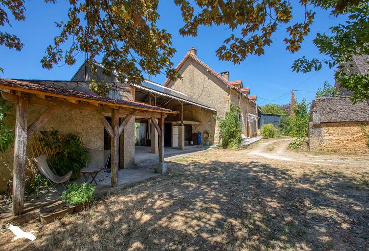 Maison en pierre de 5 pièces principales — photo 1
