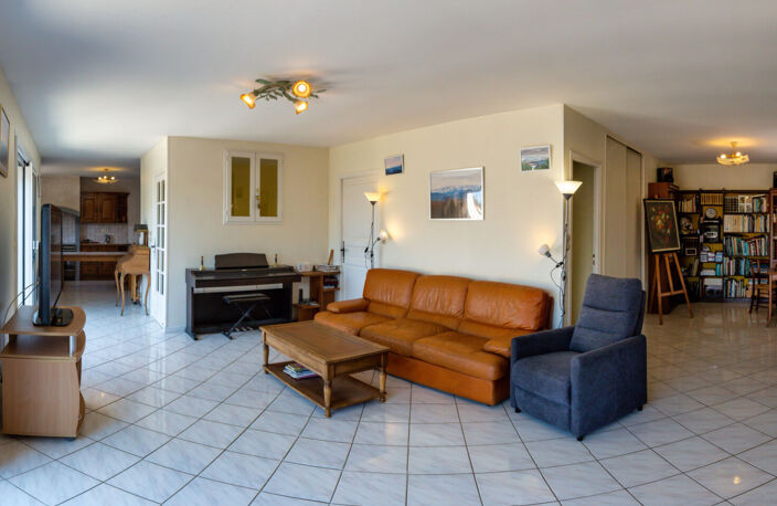 Maison familiale de 182 m² avec piscine et espaces indépendants à Roquefort-sur-Garonne — photo 3