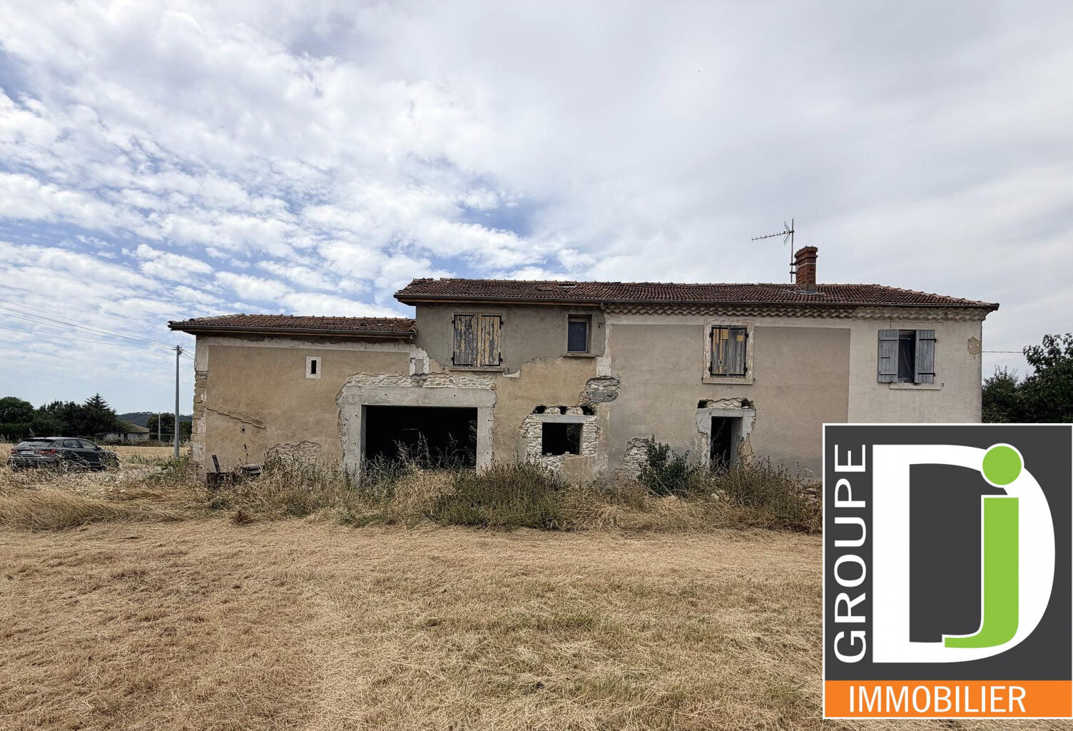 A VENDRE Bâtisse à rénover à Upie — photo 1