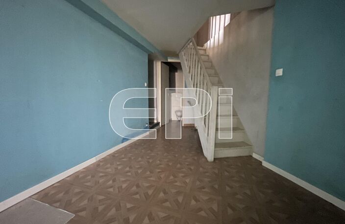 Réf 6391<br>BRESSUIRE COEUR DE VILLE. <br>Maison sur 2 niveaux. — photo 4