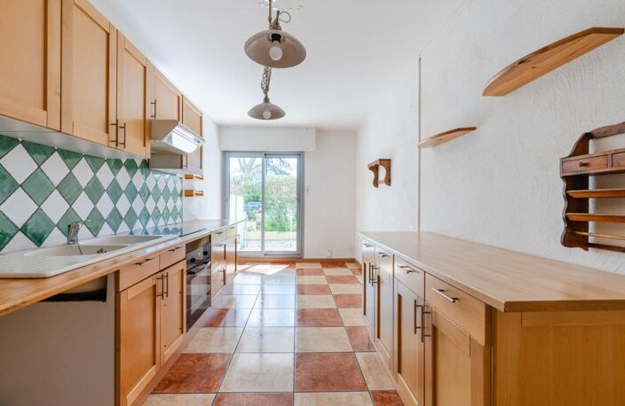 Appartement T3 traversant avec terrasse, garage et cave — photo 3
