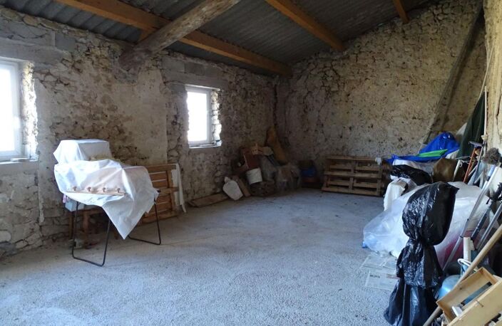 Exclusivité, Niozelles à 5 minutes de Forcalquier - Ancien bar du village — photo 4
