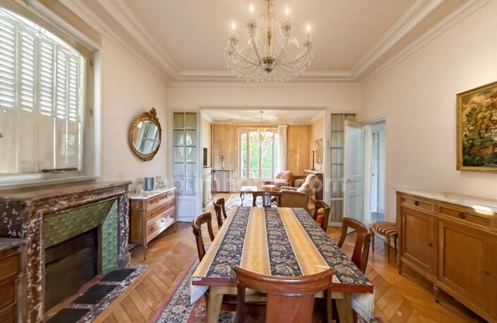 PROPRIETE -  MAISON BOURGEOISE D'EXCEPTION 10 PIECES - 785 000 EUROS - TERRAIN 2000 m2 — photo 2