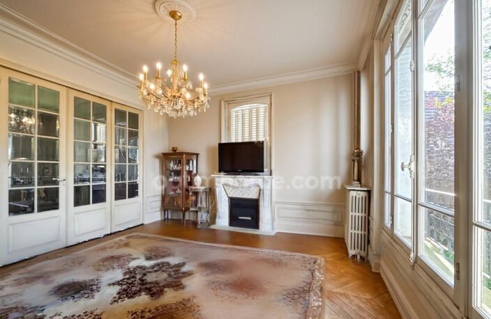 PROPRIETE -  MAISON BOURGEOISE D'EXCEPTION 10 PIECES - 785 000 EUROS - TERRAIN 2000 m2 — photo 3
