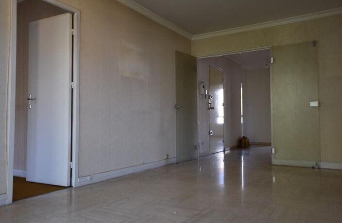 Dans le secteur de Bellevue; T4 de 84 m² avec garage/cave et balcon — photo 3