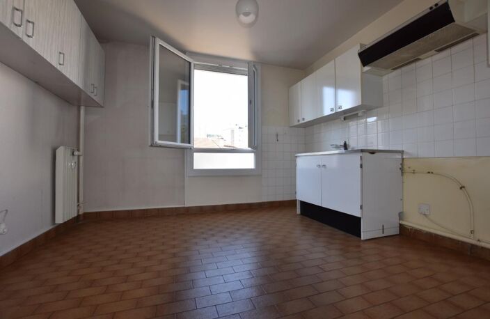 Dans le secteur de Bellevue; T4 de 84 m² avec garage/cave et balcon — photo 4
