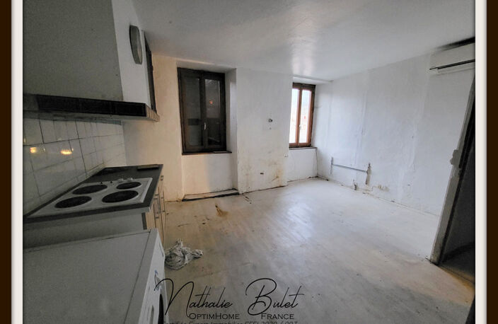 MAISON DE VILLAGE A RENOVER - 2 GARAGES — photo 3