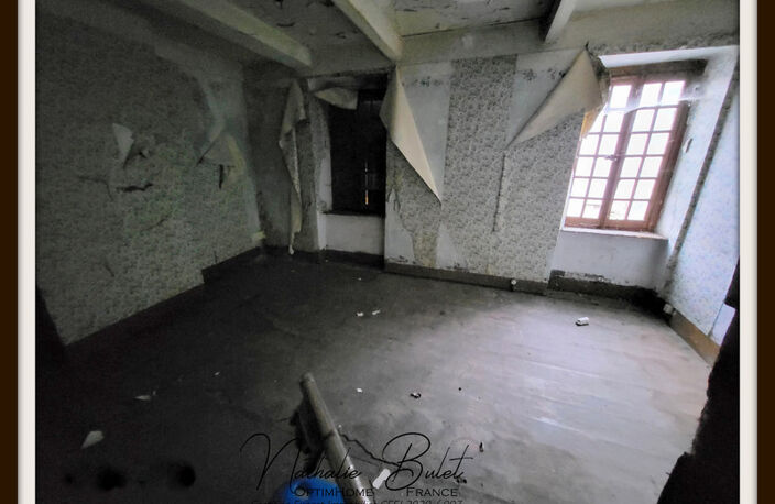 MAISON DE VILLAGE A RENOVER - 2 GARAGES — photo 4