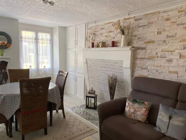Charras - Maison 131 m² avec grange située sur une impasse — photo du bien