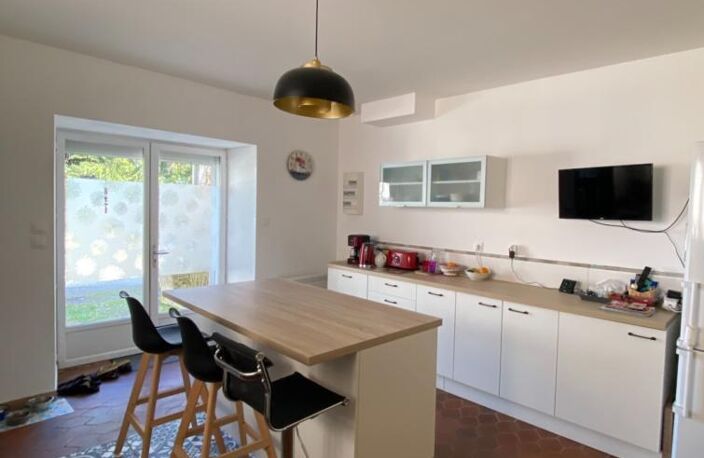 Charras - Maison 131 m² avec grange située sur une impasse — photo 2