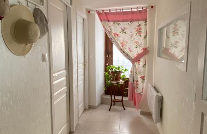 Charras - Maison 131 m² avec grange située sur une impasse — photo 4
