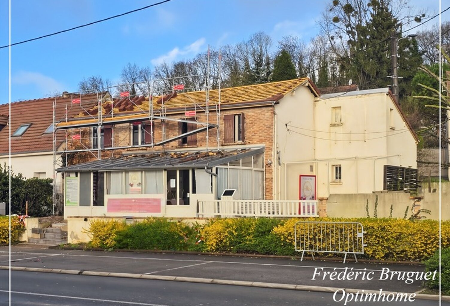 Investissement Locatif: immeuble mixte Commerces/Habitation à Clairoix — photo 1