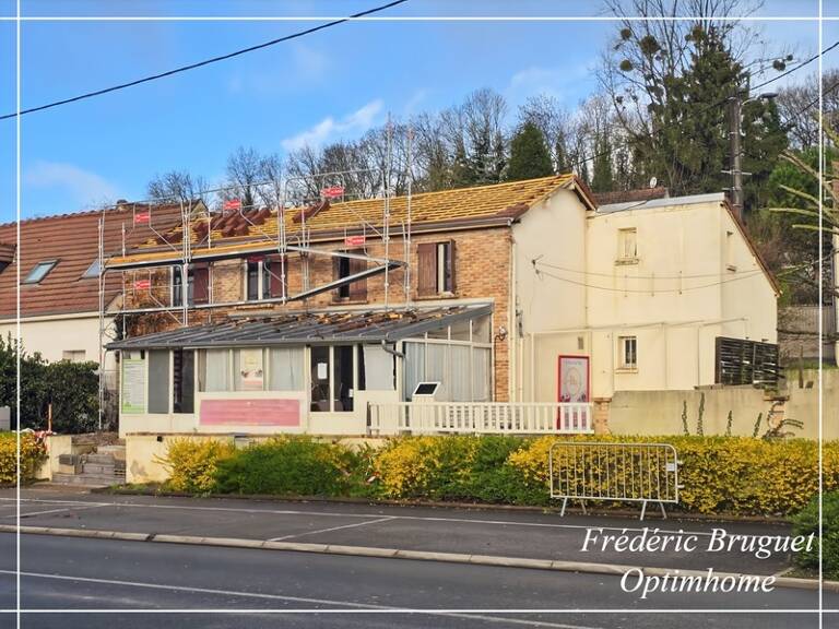 Investissement Locatif: immeuble mixte Commerces/Habitation à Clairoix — photo 1