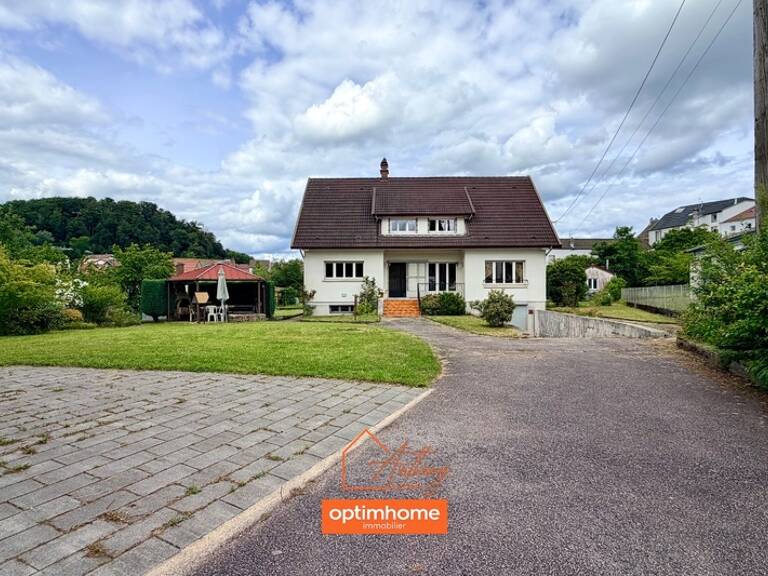 Maison familiale 210 m² - 5 chambres - dépendance - terrain 1873 m² - Bruyères centre (88) — photo 1