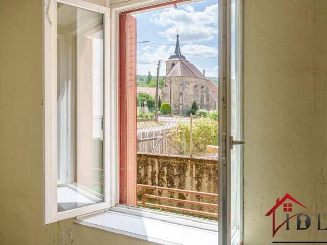 Maison de village sur 1328 m2 de terrain — photo du bien